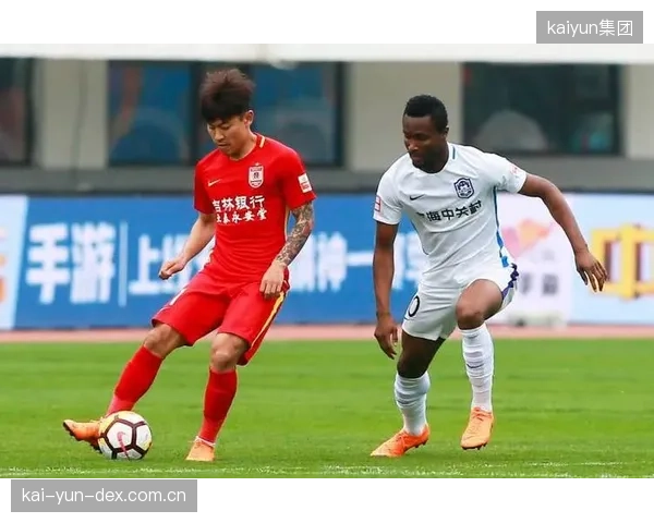 新进攻战术对边后卫和中场的协同跑位要求高，无球犯规的风险随之增加。